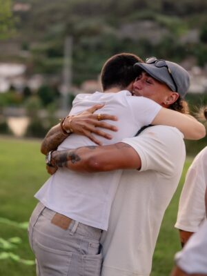 Carly Santos Instagram - Não sei quando é que o tempo começou a passar tão depressa mas o bebé mais desejado e amado do mundo está quase aqui!!!! Tens a melhor família do mundo à tua espera meu amorzinho 🥹💚