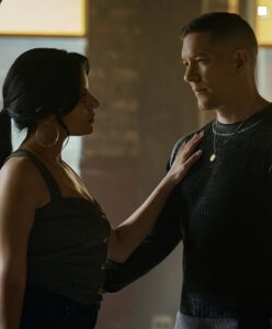 Carmela Zumbado Instagram - Episode two predictions, let’s hear it! @forcestarz @hulu @starz