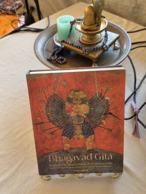 Carmen Arrufat Instagram - Sita Ram Sita Ram Sita Ram Sita Ram Sita Ram 

Sagrado el camino hacia nosotros. 
Sagrado el silencio. 
Sagrada también esta semana. 

GRACIAS GRACIAS GRACIAS  @gobinde_escueladeyoga @happyyogabarcelona 

Que regalos tan hermosos 
Sentir sentir sentir y no pensar 

Que venga que venga que venga que se quede que se quede que se quede