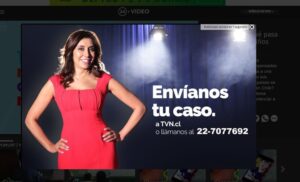 Carmen Gloria Arroyo Instagram - Hoy se emitió por las pantallas de TVN el último capítulo de nuestro querido programa, cerrando una hermosa etapa de nuestra historia, una etapa tan intensa como especial.
Son 18 años desde aquel 2007 en que estrené La Jueza en CHV y un poco más de 7 años desde que TVN nos abriera generosamente sus puertas, el 2018.

Cuando se cierran ciclos, es inevitable detenerse y hacer pequeñas pero profundas reflexiones. Y quizás una de las que más me conmueve es dimensionar todos los años en que hemos acompañado sus tardes: escuchando sus historias, sus dudas, sus miedos, sus alegrías, emocionándonos y aprendiendo juntos.

Quiero agradecerles de todo corazón por habernos permitido entrar en sus vidas, por confiar en nosotros, por creer en este proyecto y por estar ahí incluso en los días más duros. Ustedes fueron, y seguirán siendo siempre, nuestra inspiración y nuestro motor.  Gracias a ustedes, este programa ha sido mucho más que un espacio en la televisión, juntos formamos una hermosa comunidad.

A veces la vida nos lleva por caminos inesperados y, aunque esta decisión era inevitable y no ha sido fácil, también abre puertas para seguir creciendo.

Lo que construimos juntos no se borra con un cambio: sigue vivo en cada persona que tocamos, en cada historia que compartimos, en cada palabra que ayudó a sanar.

Esta despedida no es un punto final, sino el inicio de algo nuevo.

Nos volveremos a encontrar por las pantallas de Mega, quizás un poco distintos pero con el mismo corazón y el compromiso de siempre 🩷