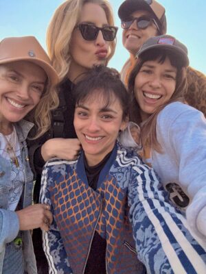 Carolina Arregui Instagram - Algunas de tus presas favoritas 💘
@carito_arregui
@rominanorambuena
@silvannagajardo
@paulaureta