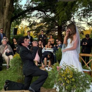 Carolina Domenech Instagram - Que lindo es celebrar el amor 🩵 los amo @malenaratner @elpurre 💍