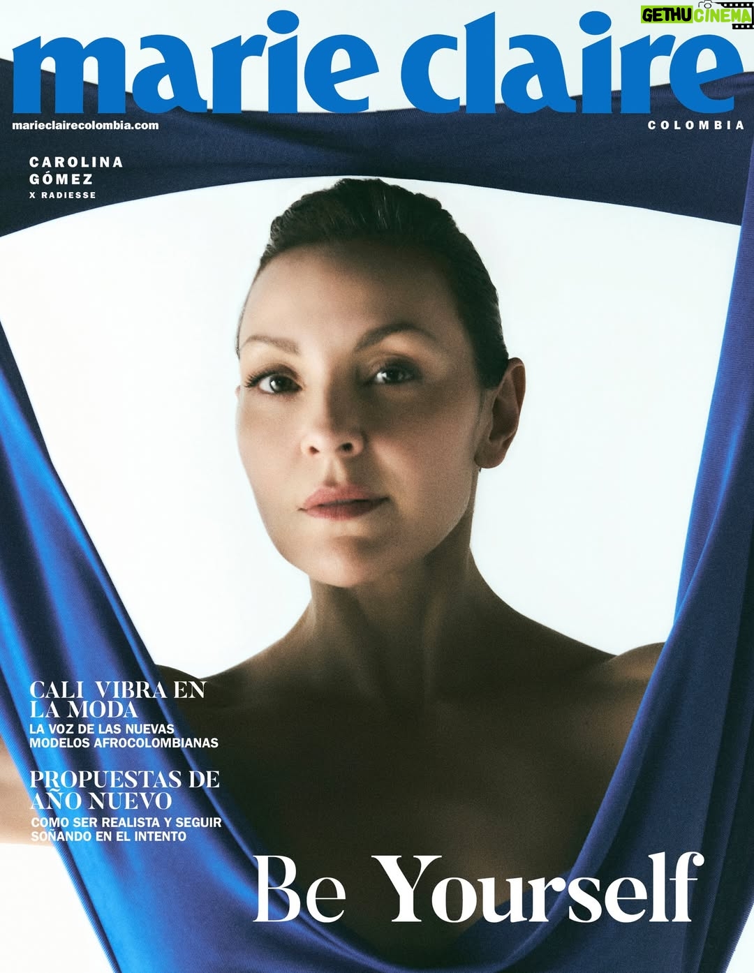 Carolina Gómez - 1.6K Likes - Más de tres décadas en el medio son el indicativo de algo: grandeza, perseverancia y consistencia.🩵

Conectada profundamente con su belleza interior, @carogomezfilm abraza cada una de sus etapas y reconoce que no hay nada más valioso que ser fiel a sí misma. En esta edición de @marieclairecolombia comparte su participación en la campaña “Be Yourself” de @merzaesthetics_colombia , donde reflexiona sobre la importancia de reconectar con lo esencial y cuidar la piel desde un lugar auténtico, más allá de lo superficial.

Lee más detalles en marieclairecolombia.com o en la edición de diciembre-enero.

Créditos:
Director editorial y realización: @gerardangulo
Fotografía: @frances.rou
Muah: @oscartsanchez 
Asistente de moda: @the.fashion.outsider
Producción: @_yulietd 
Entrevista: @the.fashion.outsider
Adaptación: @annabrennda 
Management: @vickypavajeau
