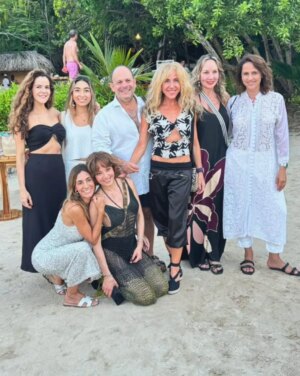 Carolina Gómez Instagram - “…missing you beautiful sun”.
Queda el recuerdo de un hermoso verano 🏖️⛱️🌊
.
#MindfulMoments @sumayskincare