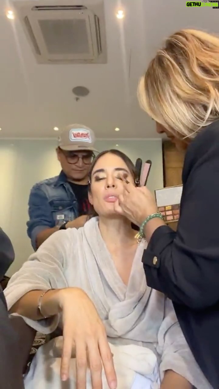 Carolina Ramírez - 19.1K Likes - Sigan a @jinnirey quién es la creadora de todos los looks de LRDF y muchos más