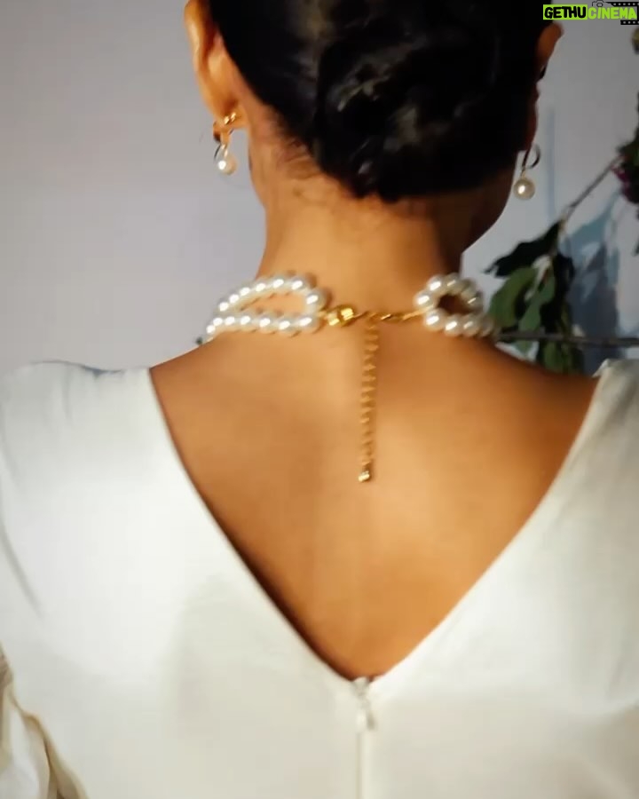 Carolina Sepúlveda - 1.1K Likes - Que noche tan linda la que nos regalo @marieclairecolombia 
Un homenaje a nuestra cultura, a nuestras raíces, una noche llena de talento,moda, muchas flores y gente bonita!
Gracias a @gerardangulo y a todo su equipo por resaltar la belleza de nuestro país 🇨🇴
@alexandercubillos 
#mercadodelasflores