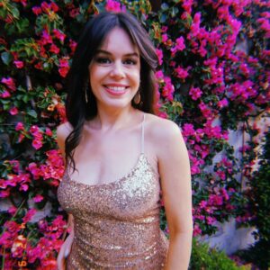 Carolina Varleta Instagram - Temporada de eventos 🌟⚡️

Vestido @chicdressproject 

Aros @alafolieaccesorios 

Uñas @espacioesencial_beauty 

Maquillaje @jennylorenabeauty