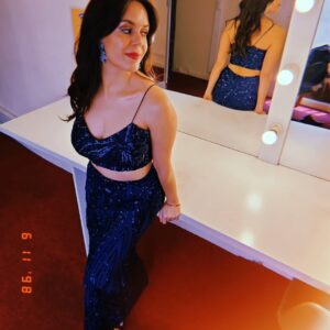 Carolina Varleta Instagram - Lista para 💫💥⭐️⚡️⚡️⚡️

Conjunto @takeyourdresschile 
Aros @pasionsevillana.cl 
Maquillaje @mariana_mendoza_makeup