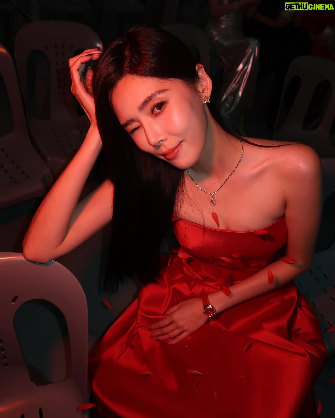 Carrie Wong - 14.3K Likes - The wins and everything in between!

These past 10 years have been nothing short of incredible. From the highs to the lows, every step has meant the world to me. I’m grateful to everyone who has watched me grow, believed in me, and stood by my side through it all. Your love and support have shaped who I am. 

I promise to keep growing, and to give my best in everything I do. Thank you for loving me. ♥️