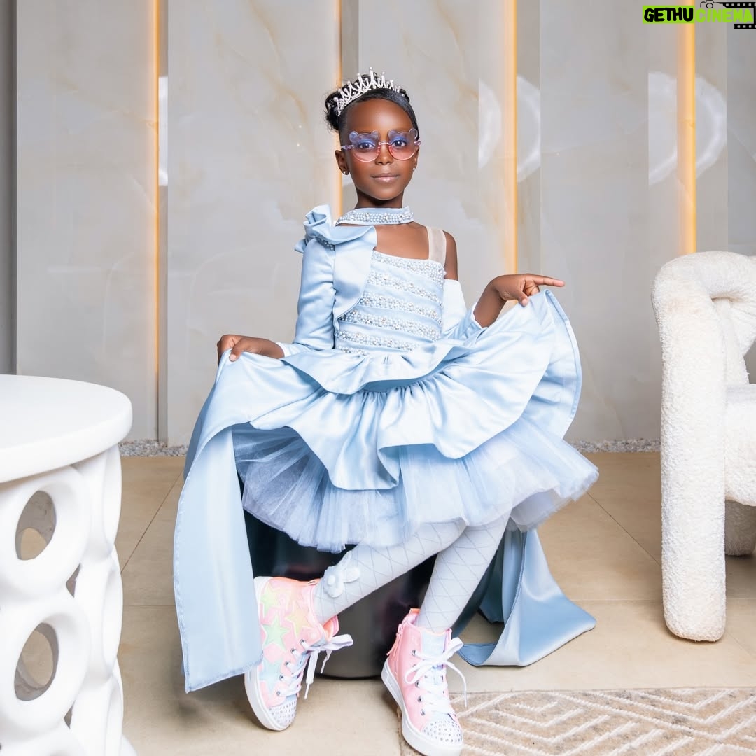 Catherine Kamau - 30.5K Likes - The smartest girl I know 🥹…. HAPPIEST BIRTHDAY NJERI 🥹❤️❤️❤️❤️

📸 @muma_pix