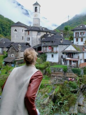 Catherine Paquin Instagram - J’aurais mis mille vidéos dans ce carrousel tellement c’est beau ✨🏔️
📍: Suisse , je vous reviens dimanche avec une vidéo recap de mon itinéraire promis 🫶✨