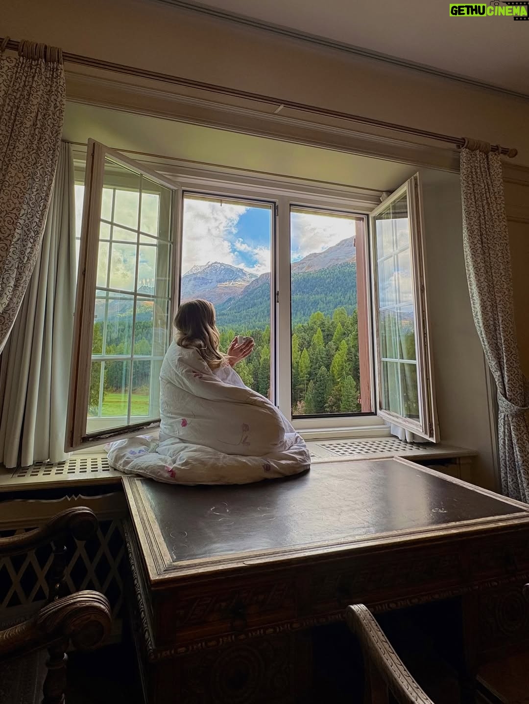 Catherine Paquin - 14.2K Likes - J’aurais mis mille vidéos dans ce carrousel tellement c’est beau ✨🏔️
📍: Suisse , je vous reviens dimanche avec une vidéo recap de mon itinéraire promis 🫶✨