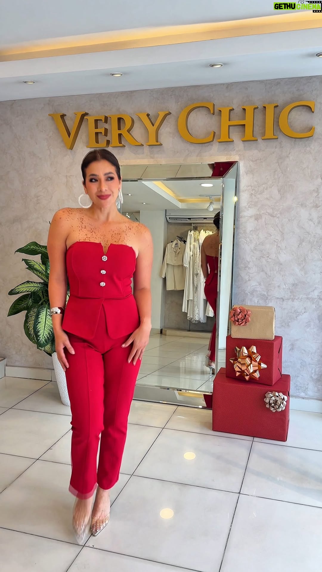 Catherine Velasteguí - 185 Likes - La época más linda del año… y este set para regalar también 😍🎁

Te esperamos en tienda 🤗