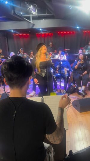 CeCe Peniston Instagram - Just a quick snippet from rehearsal with the #orchestra @crystalwaters #iamhouseorchestrated @therealspectrumtalentagency thanks for having me @barbaratuckersings @iamtherobins @duanehardenmusic2 @inayaday #music #artist #cecepeniston @dawntallman #house #vibe #live #singing #insta @sheilabrody_amuka