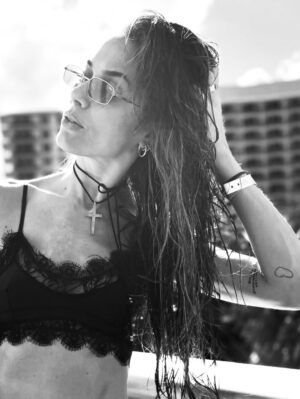 Cecilia Bonelli Instagram - 🖤🩶🤍