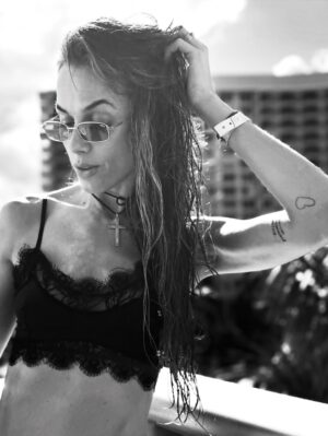 Cecilia Bonelli Instagram - 🖤🩶🤍