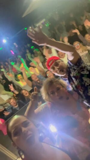 Cecilia Cascante Instagram - Gracias Madrid!!!
Los guardaremos siempre en nuestro corazón, esperamos volver pronto.
Y Nuestra alegría mas grande es que se diviertan y tengan un poquito de su Ecuador del alma
📍 Próxima parada GENOVA
🗓️ 24 de abril
☎️ Info al 3407688398
@miriamurillo1
@elyeka
@raulitobcn