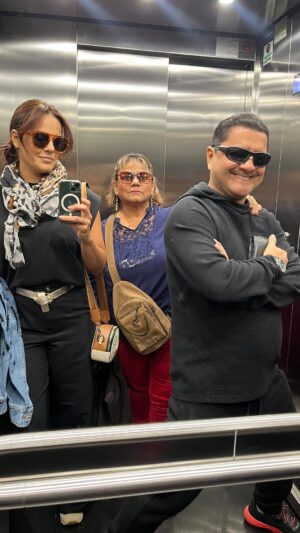 Cecilia Cascante Instagram - En estos días libres nos vamos a Paris 🥹😍
Y volvemos con mas energía para presentarnos el 2 de mayo en Granollers y 3 de mayo en Barcelona
🤭🤭🤭 si vieron el cabezazo que nos dimos Martin y yo? 🤣🤣🤣