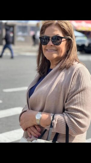 Cecilia Cascante Instagram - Mamita de mi vida Feliz Cumpleaños!!! Que Dios me la siga llenando de salud y muchas bendiciones. La amo con todo mi ser! Que viva la cumpleañera 🎉🥳🎊🎁
@cecisanti50