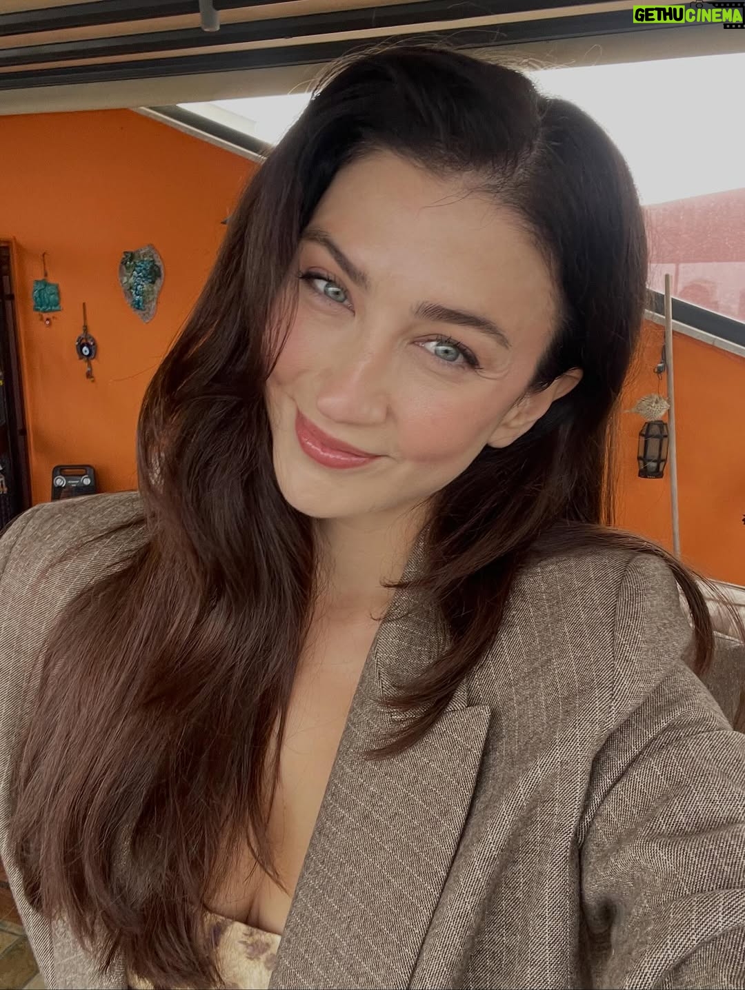 Ceren Benderlioğlu - 88.5K Likes - Sabah 4 de uyumamışım gibi 🧿 ♟️😎🫶🏻✨
