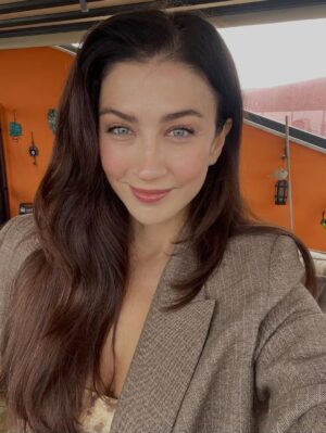 Ceren Benderlioğlu Instagram - Sabah 4 de uyumamışım gibi 🧿 ♟️😎🫶🏻✨