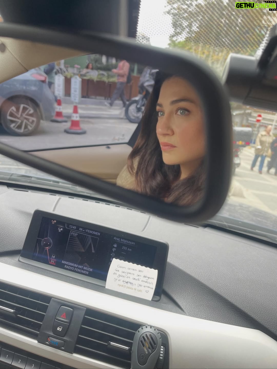 Ceren Benderlioğlu - 88.5K Likes - Sabah 4 de uyumamışım gibi 🧿 ♟️😎🫶🏻✨
