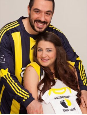 Ceren Benderlioğlu Instagram - İyi ki doğdun be evimin direği KRALLLLL @emirbenderlioglu  ilk dans parçamız ♥️♥️♥️🥹🥹🥹 birlikte yaş almak hiç bu kadar güzel olmamıştı