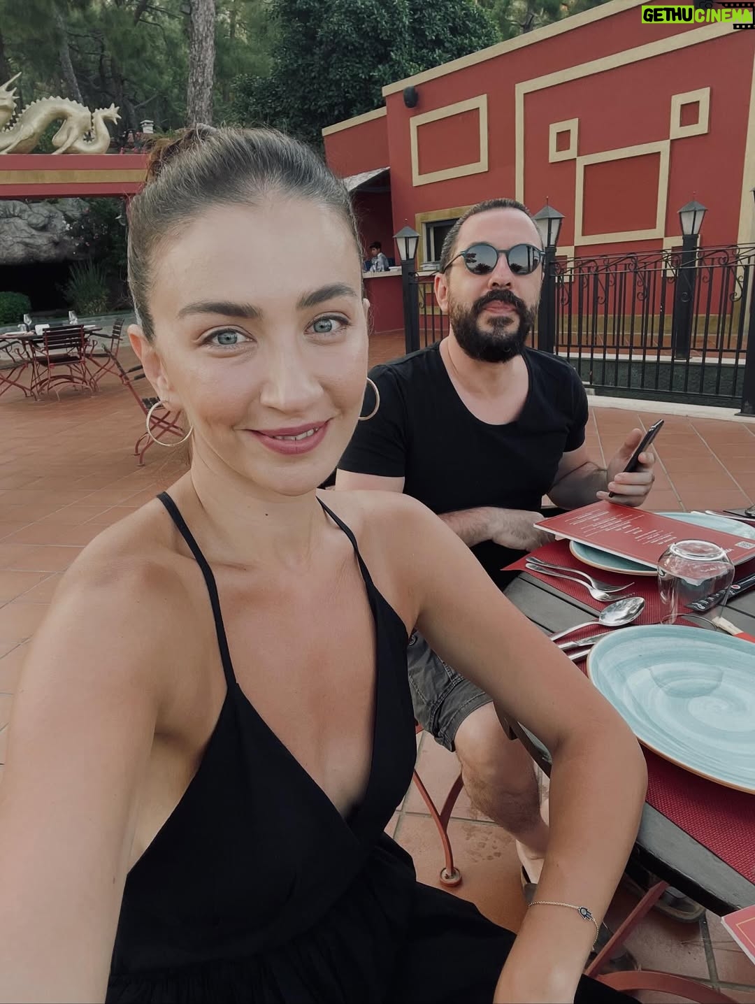 Ceren Benderlioğlu - 135.8K Likes - İyi ki doğdun be evimin direği KRALLLLL @emirbenderlioglu  ilk dans parçamız ♥️♥️♥️🥹🥹🥹 birlikte yaş almak hiç bu kadar güzel olmamıştı