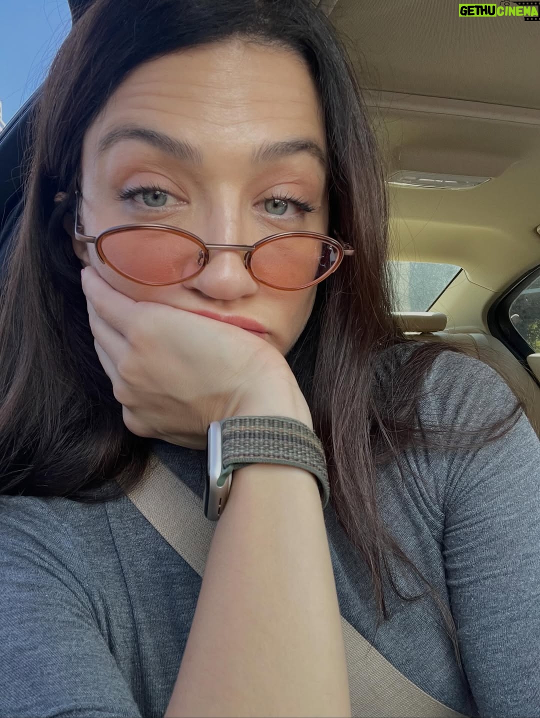 Ceren Benderlioğlu - 114.5K Likes - İstanbul trafiğinde 3 saatlik debelenişşşşş Kadıköy -Galata-Levent- Ataşehir- Kadıköy. Henüz fırtına yok ama fırtına trafıgı felç etti