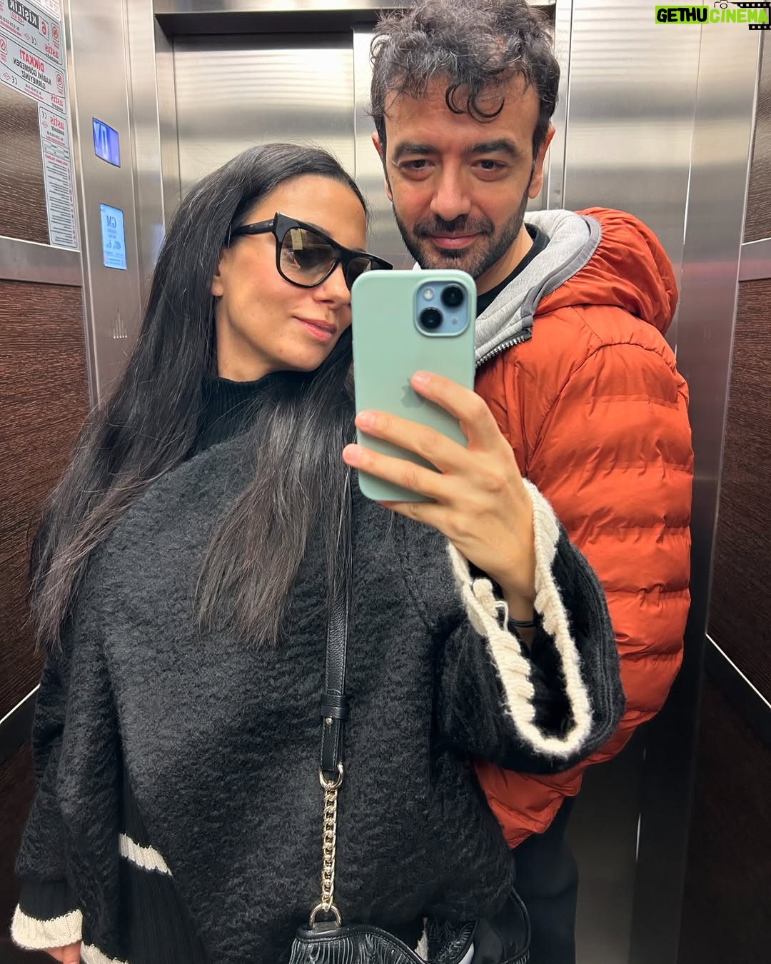 Ceren Yalazoğlu Karakoç - 112K Likes - Yüzündeki çizgilerinle, saçındaki beyazlarla
Benim için eskisinden daha güzelsin🤍
Sevgilim iyi ki doğdun🌸