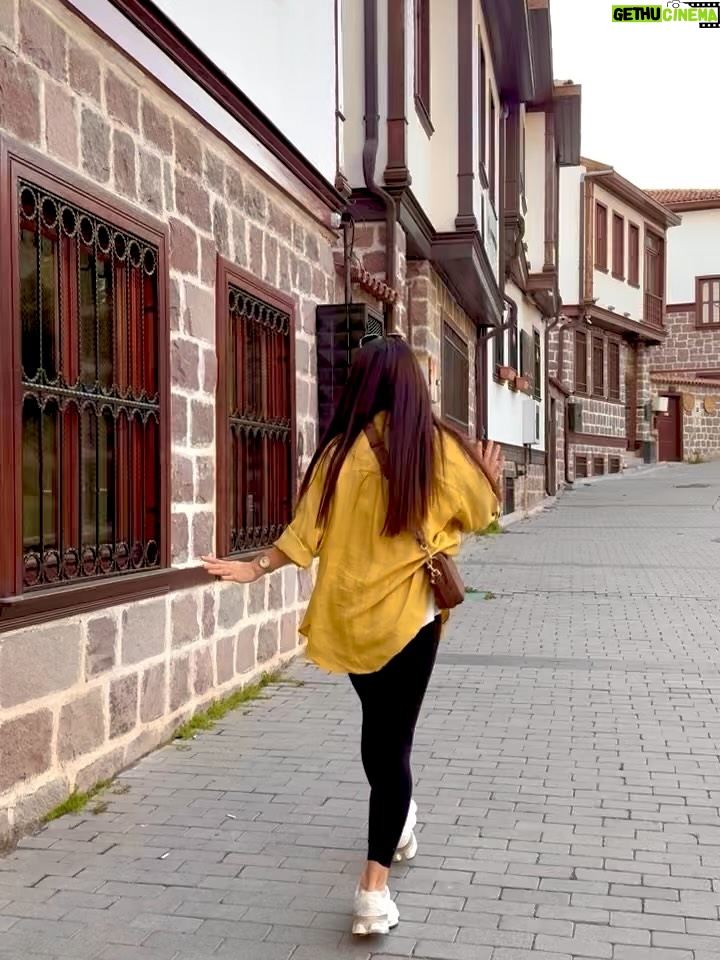 Cevahir Turan - 12.3K Likes - Daha 3,5 aylık 8-9 cm’sin. Ne ara bu kadar büyüdün 🥰 #15weekspregnant #ankara #hamamonü

Not: amcadan video çekmek için izin aldım ama kedilerdrn almadım ☺️