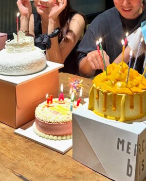Cha Ye-ryun Instagram - 18일에 태어난 우리남편 @uks0718_  미안….
매년 합동 생파!!🎂🎂❤️
잊지않고 매년 맛있는 식사 챙겨주시는 @hino2033 
노희영고문님 감사 합니다💗💗💗
내 20년된 베프 다희랑 @mrsdaheekim  연지도 함께
인아 친구 엄마로 만났지만 내친구가 된 @taeyeon_tylawfirm 
장훈이네랑 함께라 더 의미 있었던 생일파티
아이들도 어른들도 행복한 시간….💗
생일 축하 해주신 모든 분들 진심으로 감사합니다아!!😍