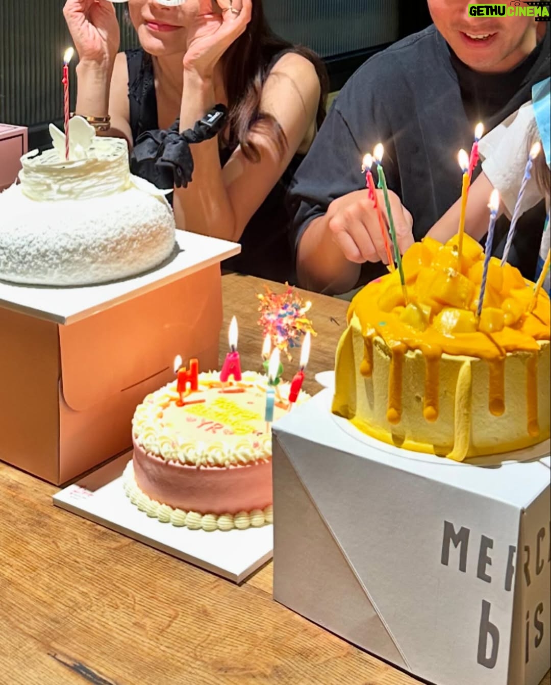 Cha Ye-ryun - 6.5K Likes - 18일에 태어난 우리남편 @uks0718_  미안….
매년 합동 생파!!🎂🎂❤️
잊지않고 매년 맛있는 식사 챙겨주시는 @hino2033 
노희영고문님 감사 합니다💗💗💗
내 20년된 베프 다희랑 @mrsdaheekim  연지도 함께
인아 친구 엄마로 만났지만 내친구가 된 @taeyeon_tylawfirm 
장훈이네랑 함께라 더 의미 있었던 생일파티
아이들도 어른들도 행복한 시간….💗
생일 축하 해주신 모든 분들 진심으로 감사합니다아!!😍