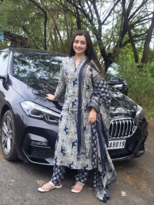 Chahat Pandey Instagram - 🤍 मंजिलें क्या है, बस एक बहाना है,
असली मज़ा तो रास्तों में आना -जाना है....!!
.
Beautiful suit by @jaipuriadaah