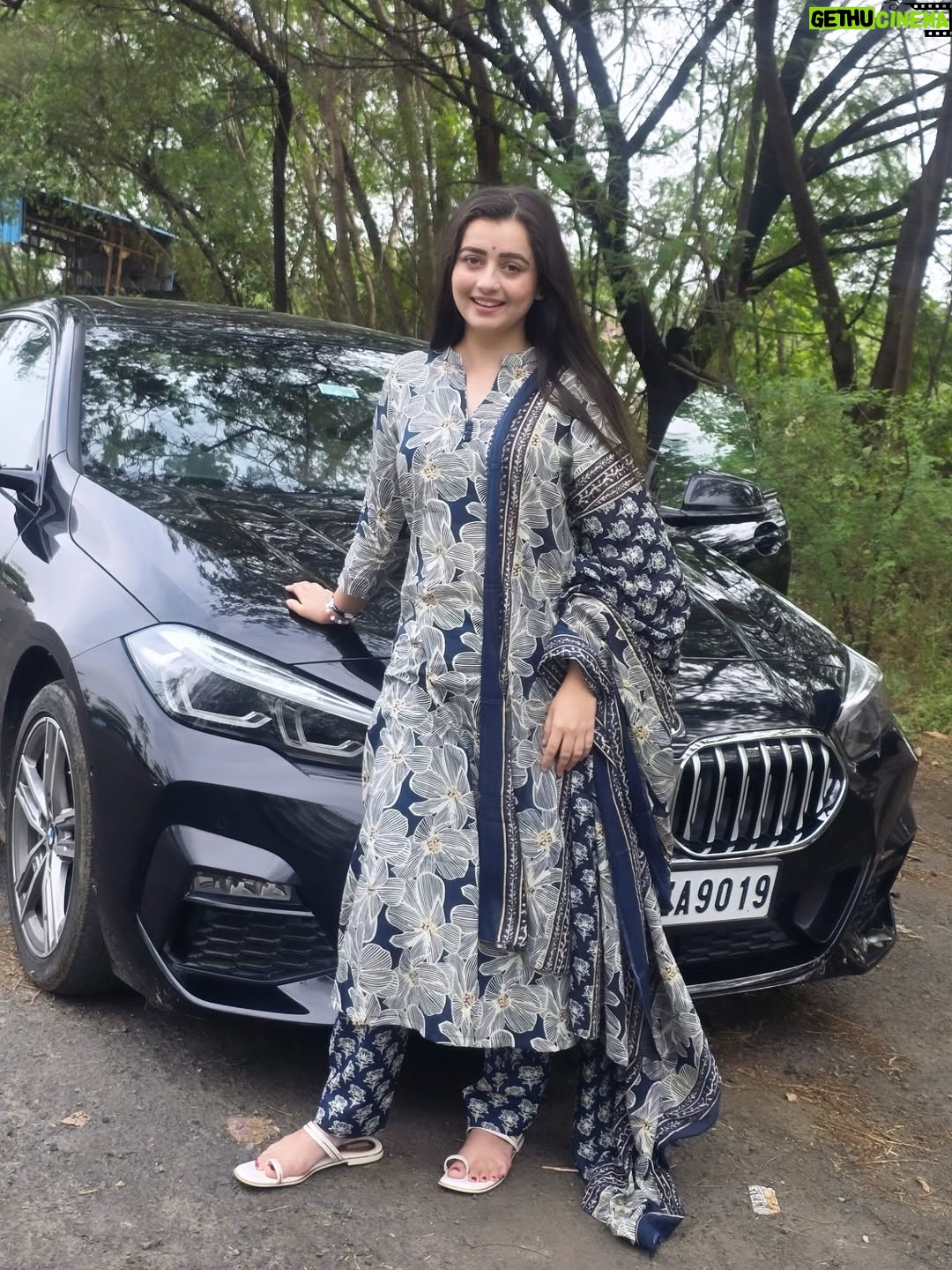Chahat Pandey - 132.9K Likes - 🤍 मंजिलें क्या है, बस एक बहाना है, 
असली मज़ा तो रास्तों में आना -जाना है....!! 
.

Beautiful suit by @jaipuriadaah