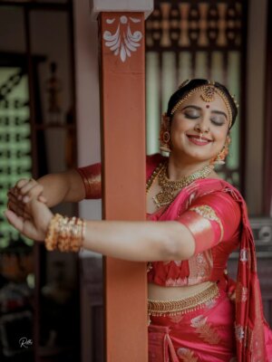 Chandana Ananthakrishna Instagram - Devotion 💫

Mua - @makeoverwithtara_raam