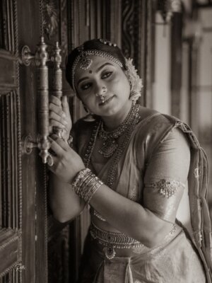 Chandana Ananthakrishna Instagram - Devotion 💫

Mua - @makeoverwithtara_raam