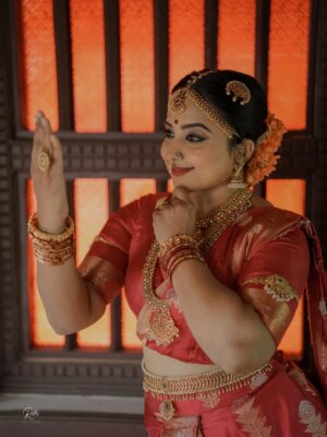 Chandana Ananthakrishna Instagram - Devotion 💫

Mua - @makeoverwithtara_raam