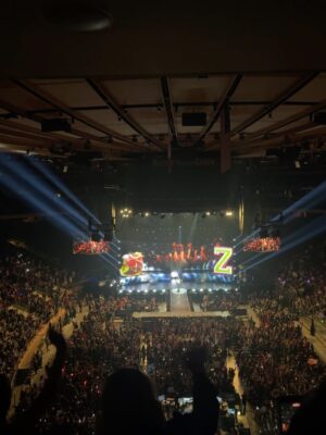 Chandler Kinney Instagram - NY!! what an epic crowd :,))

last night I crashed the dz worlds collide tour and WOW. in the last 7 years of being a part of the zombies fam, I’ve had the privilege and pleasure of so many larger-than-life “pinch me” moments that remind me how special this franchise is….but last night might’ve been the coolest yet. standing in front of 20,000 people, feeling the outpour of love, seeing you all sing & dance along to our songs was surreal…truly so hard for my mind to fully grasp. I’m still buzzing with joy. and so so much gratitude. 

to the cast: STARS!!!! each and every one of you. thank you for carrying forth the legacy of these worlds with the utmost level of love and care. you put on a phenomenal show, like TRULY such an electric performance, and it made me so immensely proud. keep spreading your love & light. I love you all ❤️
@freyaskye @mekonnen_official @malachibarton @dararenee @kyliecantrall @maliabakermsb @joshuarobertcolley

and major shoutout to the extraordinary crew and magic-makers who are making this tour possible. what an epic night :,)) ✨🧟🍎