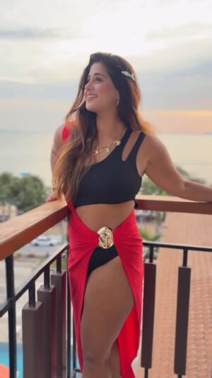 Chandni Bhagwanani Instagram - How’s your view looking today ?😉💕
