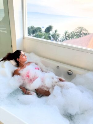 Chandni Bhagwanani Instagram - Floating in bubbles and better moods only 🫶🫧💕
..
..
..
#chandnibhagwanani #travel #nofilter #iphone17 #iphone17photography #thailand #vacacymode #bubbles #peaceofmind❤️