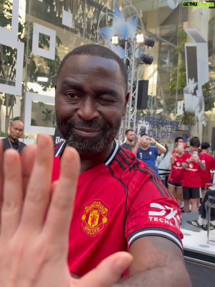 Chanidapa Pongsilpipat - 1.7K Likes - วงการเด็กผี เข้าแล้วออกไม่ได้ 😈 คืนนี้ 19.00 น. #crystalpalace VS #manchesterunited สู้เค้า! อะไรก็เกิดขึ้นได้ เมื่อวานงานวิ่ง #RedDevilsRun ได้เจอตำนานแมนยู #AndyCole บอกเลยวิ่งช่วงนี้อากาศดีมาก 🏃🏻‍♀️ #adidasthailand #adidasrunning #adizero #adizeroevosl