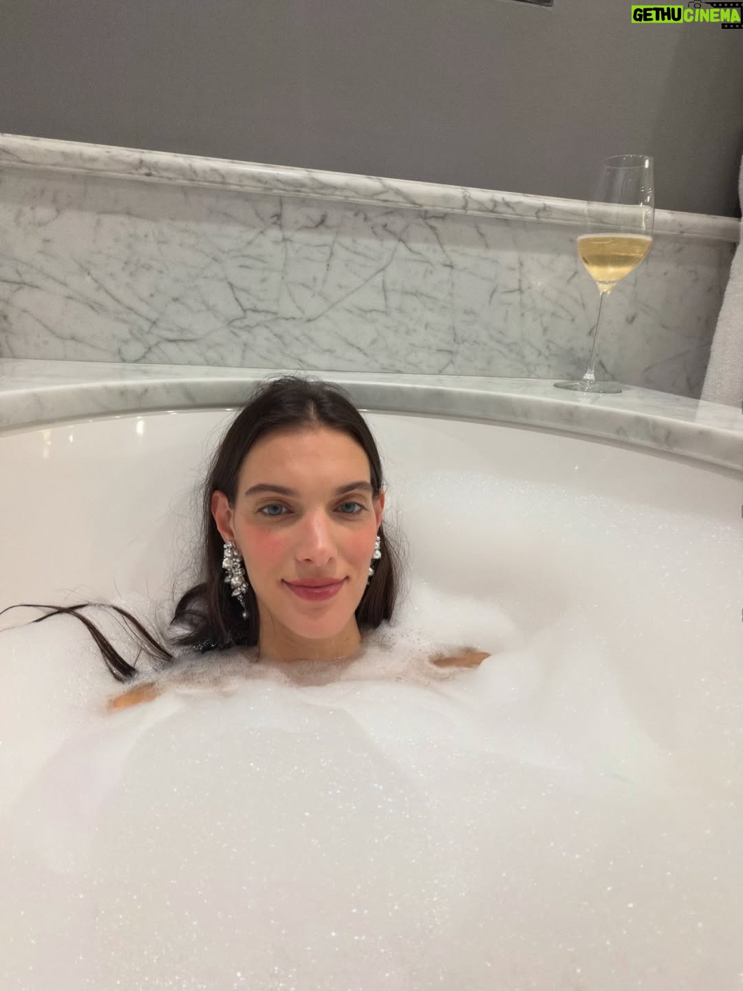 Charlotte Cardin - 86K Likes - PARIS JE T’AIME! It was so magical to perform in front of 150 000 (!!!) of you last night on Les Champs Élysées 🥂