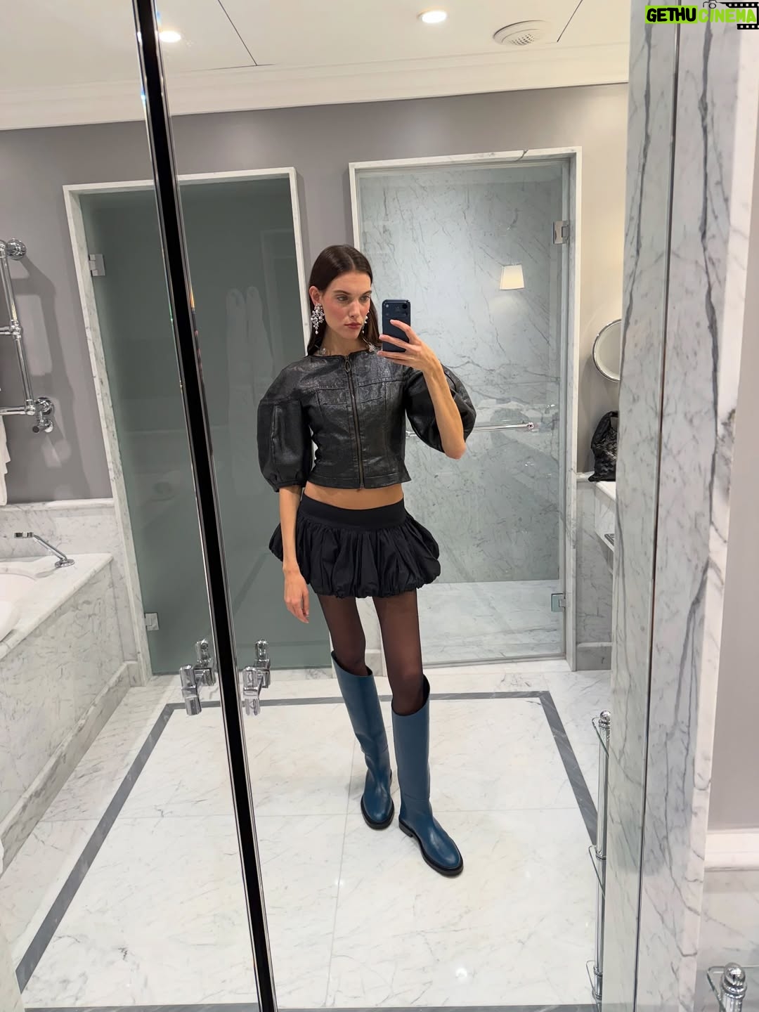 Charlotte Cardin - 86K Likes - PARIS JE T’AIME! It was so magical to perform in front of 150 000 (!!!) of you last night on Les Champs Élysées 🥂