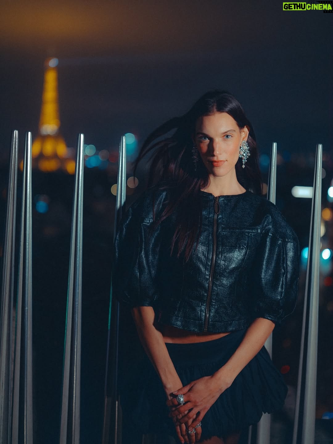 Charlotte Cardin - 86K Likes - PARIS JE T’AIME! It was so magical to perform in front of 150 000 (!!!) of you last night on Les Champs Élysées 🥂