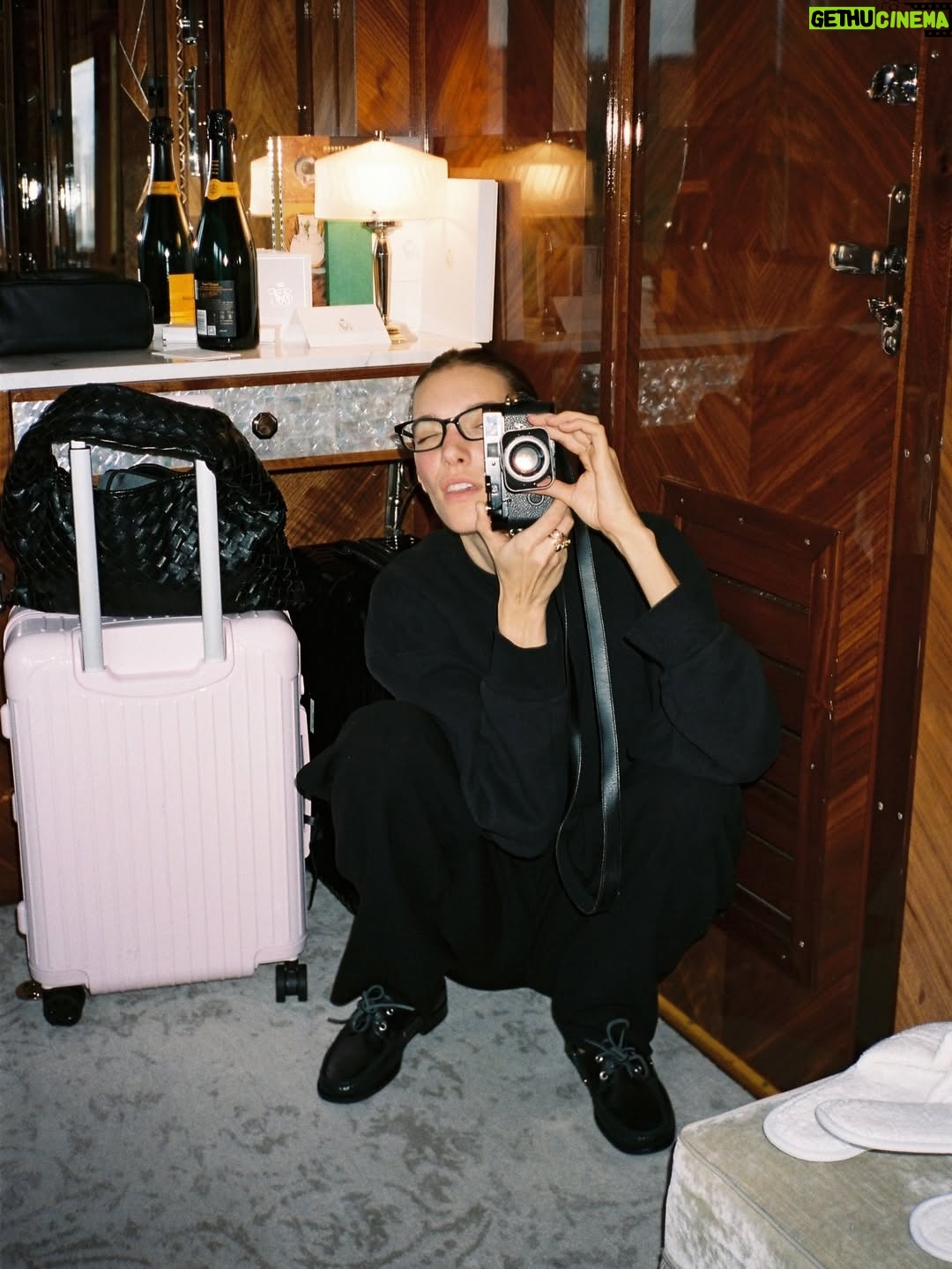 Charlotte Cardin - 54.6K Likes - 24h à Venise 🌝🌙☀️