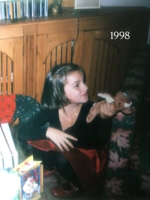 Charlotte Lemay Instagram - ✨ la magie de Noël grâce aux femmes de ma famille depuis des décennies. 
Pensées pour toutes les personnes pour qui ces périodes de fête sont difficiles ♥️ 

Ps : quelle est votre année préférée ?