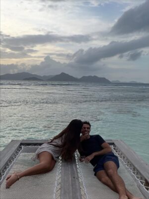 Charlotte Mint Instagram - ❤️ joyeux anniversaire à ma moitié, l’amour de ma vie ! Mon frère 🙏🏼 ensemble du premier jusqu’au dernier ! Je t’aime @steve_mint4
