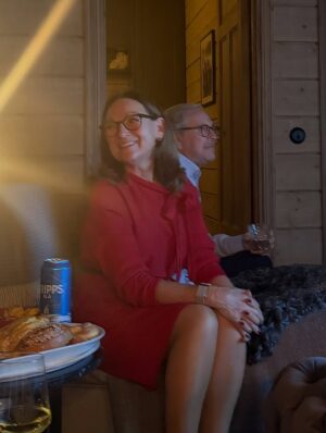 Charlotte Perrelli Instagram - Tack 2025. Tack för ännu ett underbart år som vi har fått uppleva. Tack för min fina familj som jag värderar högt. Tack för hälsan. Jag hoppas att alla ni där ute fått en fin jul och för er som inte upplevt det ni önskat så hoppas vi på ett bättre 2026, ett steg i taget.  God jul till er alla och med förhoppning om ett underbart 2026. 🎄♥️