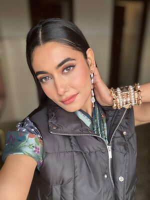 Charvi Tanya Dutta Instagram - Walking into the jacket season ❤️🧊⛄️